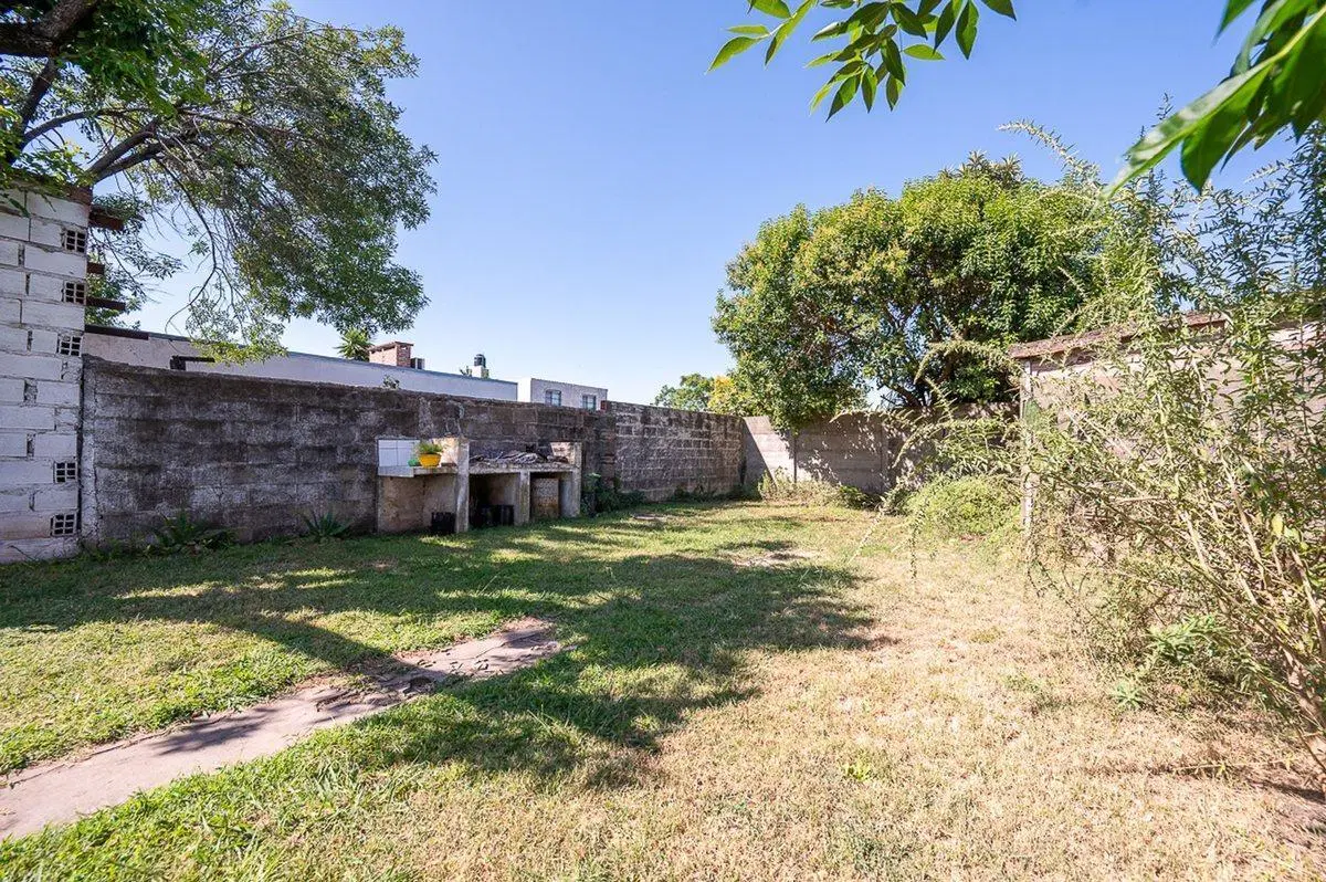 CASA EN VENTA 3 DORMITORIOS EN PEREZ 2