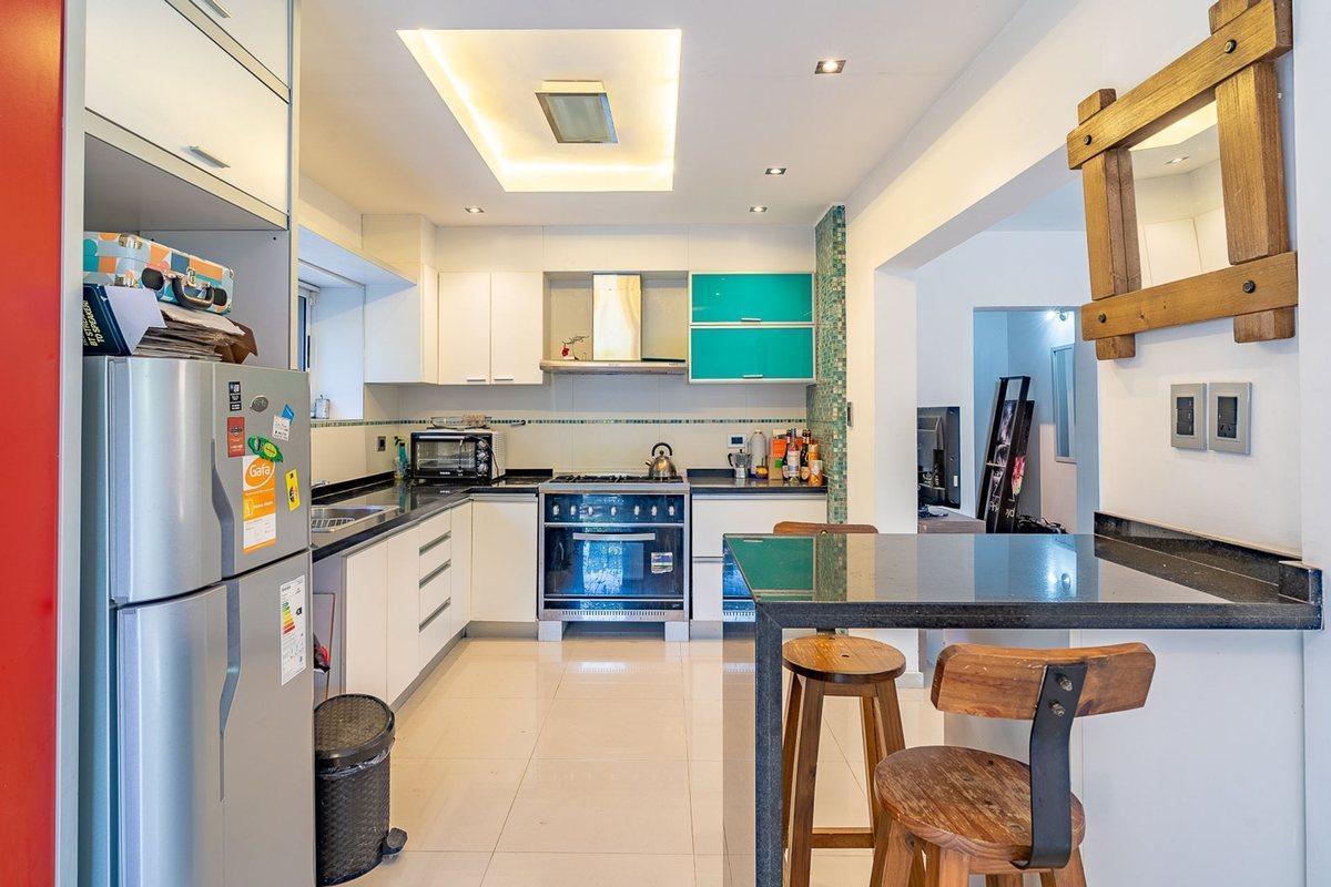 Foto de CASA EN VENTA EN FUNES 3 DORMITORIOS ZONA ARBOLADA, imagen 4