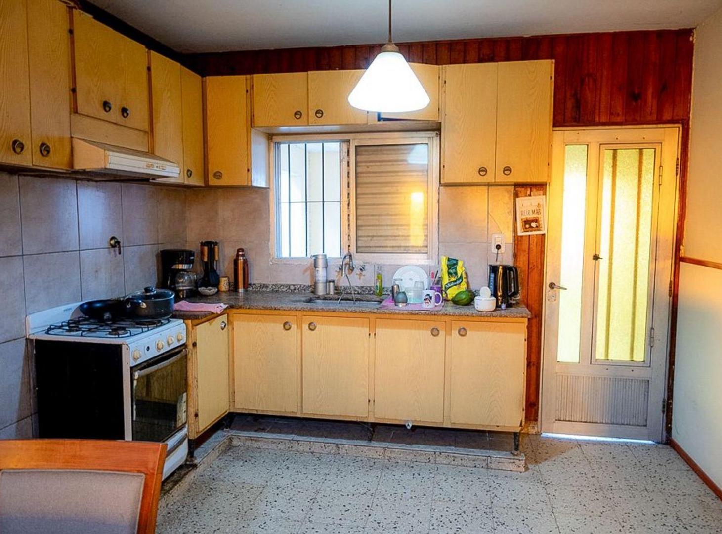 Foto de CASA EN VENTA 2 DORM + TERRENO EN SAN LORENZO, imagen 1