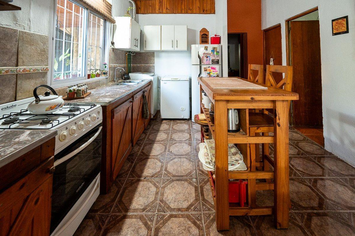Foto de CASA EN VENTA 3 DORMITORIOS CON PATIO Y QUINCHO, imagen 3