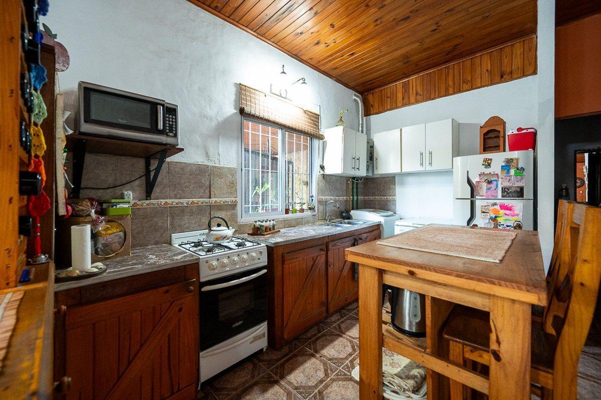 Foto de CASA EN VENTA 3 DORMITORIOS CON PATIO Y QUINCHO, imagen 1
