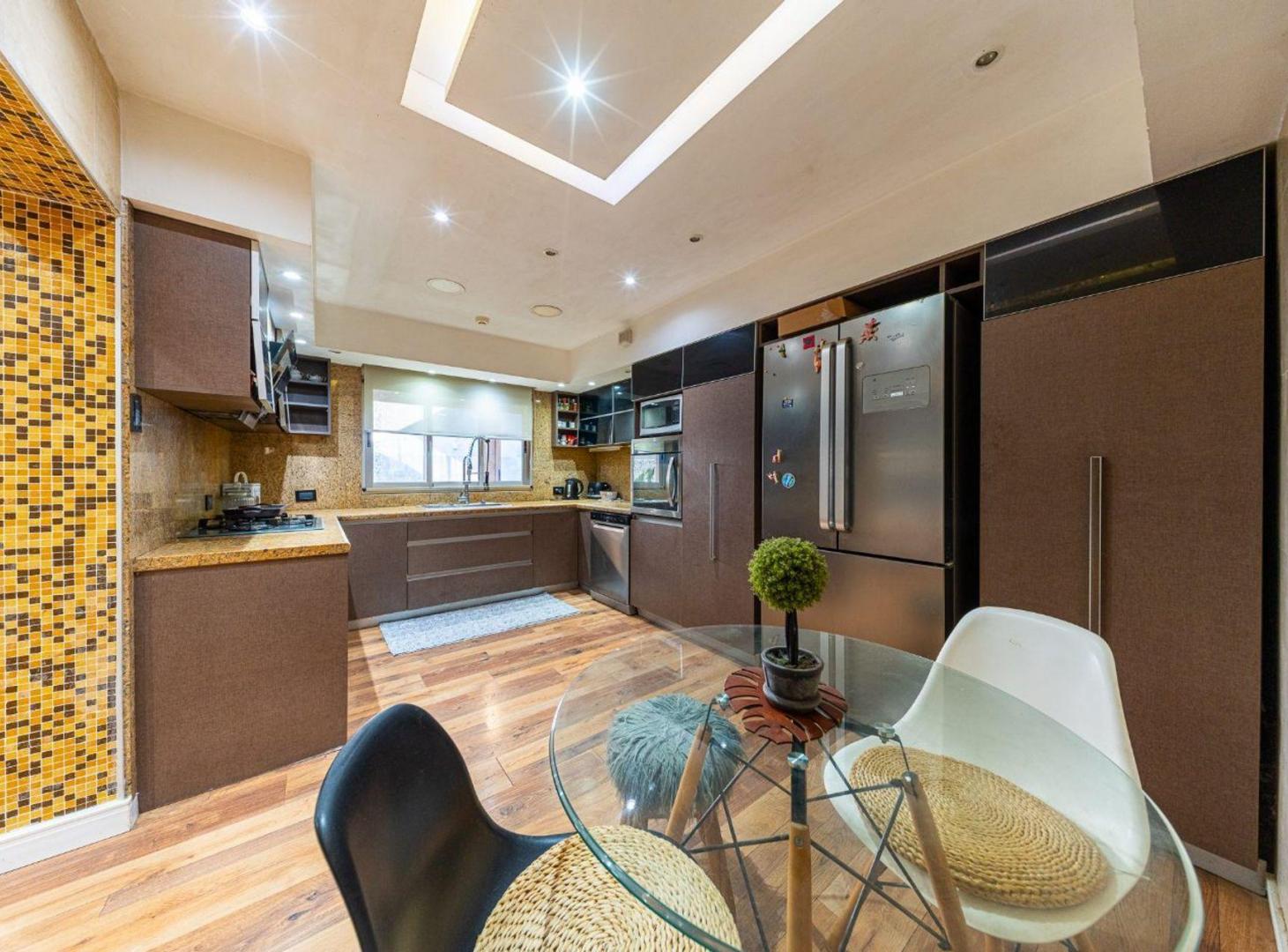 Foto de CASA EN VENTA 4 DORMITORIOS PREMMIUM ZONA SUR, imagen 3