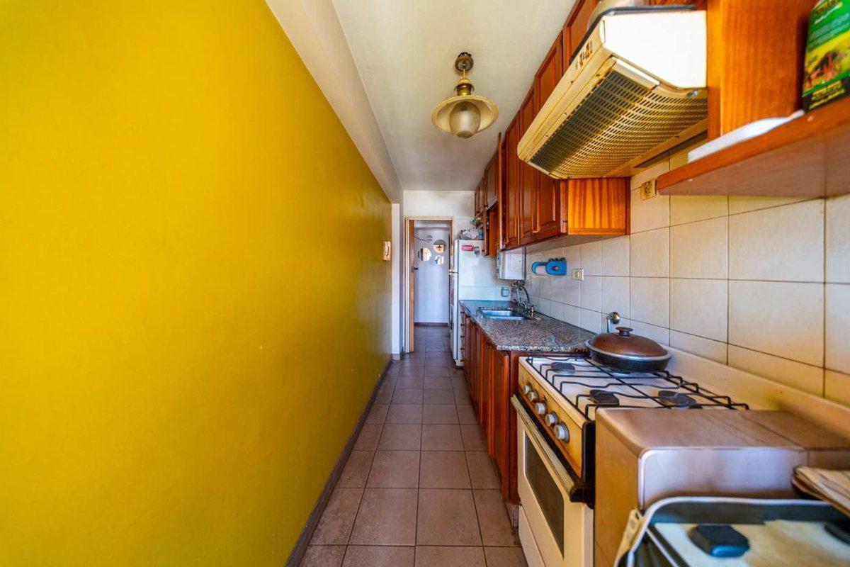 Foto de DEPARTAMENTO CON COCHERA EN VENTA 2 DORMITORIOS, imagen 4