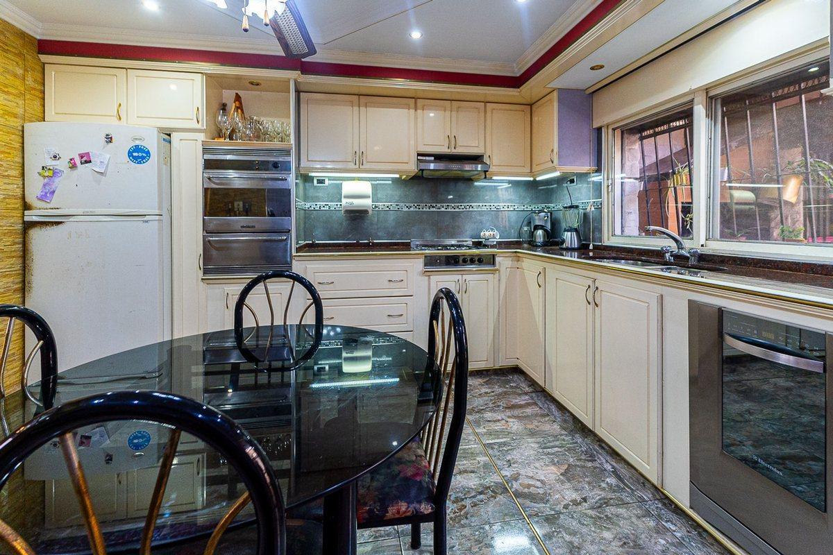 Foto de Casa en venta 3 dormitorios cochera apta credito, imagen 4