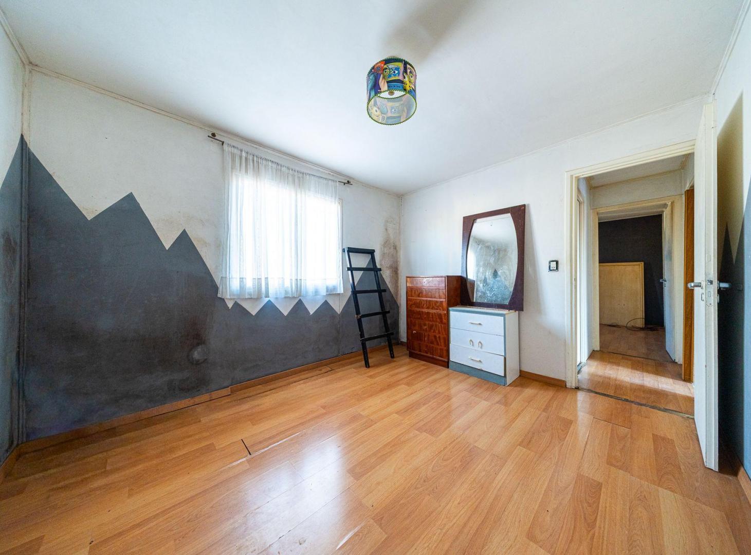 Foto de VENTA CASA 4 DORMITORIOS BARRIO ALVEAR CON COCHERA, imagen 5