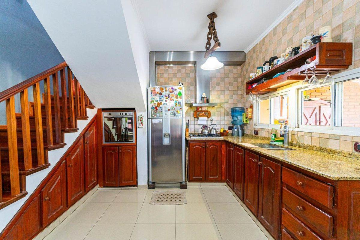 Foto de Casa en Venta 4 dormitorios Pileta y Quincho, imagen 4