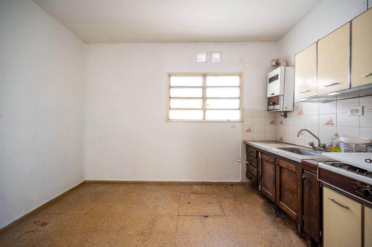 Foto de LOCAL COMERCIAL EN VENTA FISHERTON + 3 DEPTOS, imagen 4