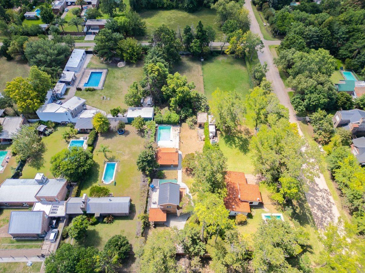 Foto de CASA EN VENTA EN FUNES 3 DORMITORIOS ZONA ARBOLADA, imagen 1