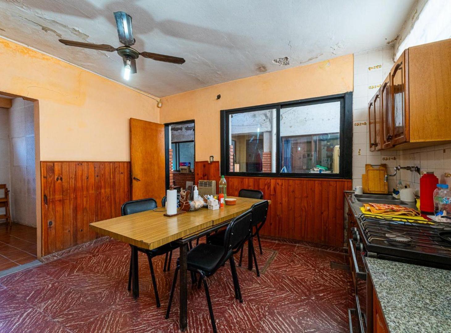 Foto de CASA VENTA 4 DORMITORIOS BARRIO SARMIENTO ALBERDI, imagen 1
