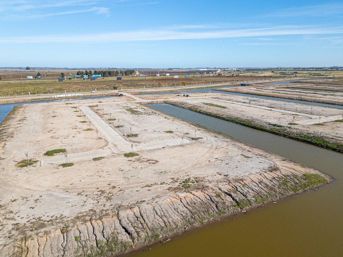 Foto de LOTE EN VENTA BARRIO PRIVADO FUNES LAKE, imagen 3