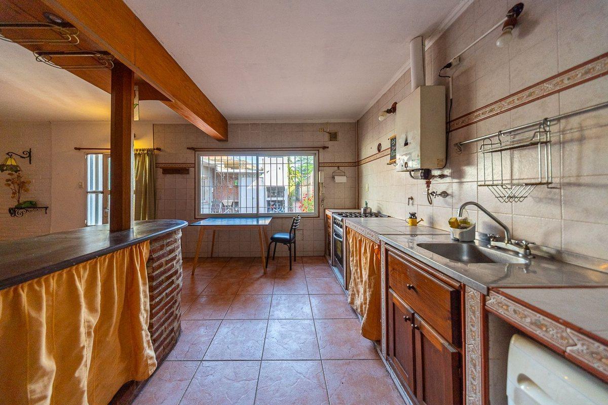 Foto de CASA DE PASILLO VENTA ZONA NORTE 2 DORM Y PATIO, imagen 4