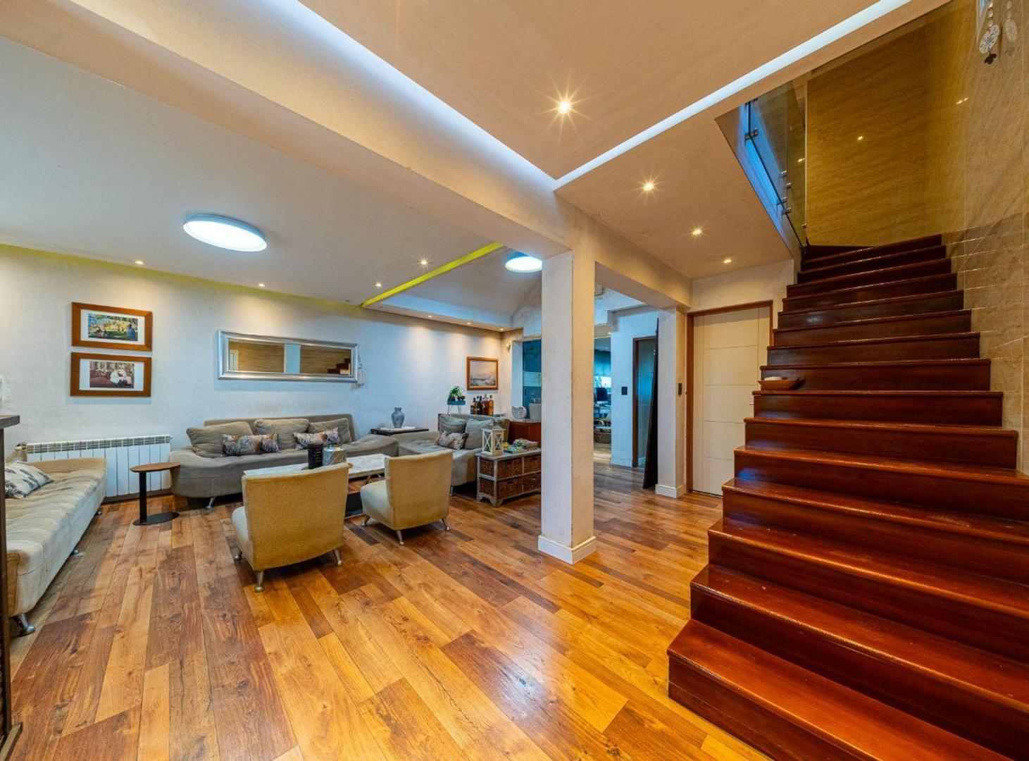 Foto de CASA EN VENTA 4 DORMITORIOS PREMMIUM ZONA SUR, imagen 1