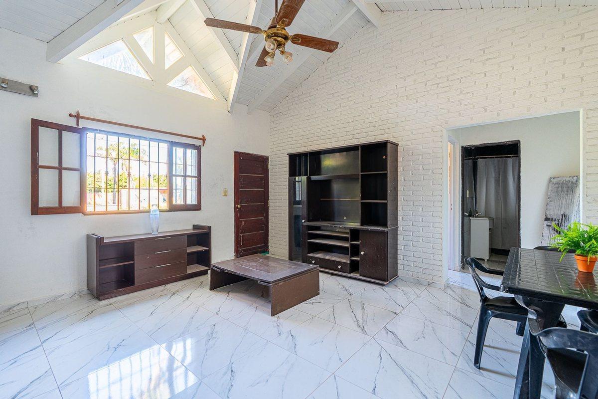 Foto de CASA EN VENTA 1 DORMITORIO CON PILETA TDS 2, imagen 2
