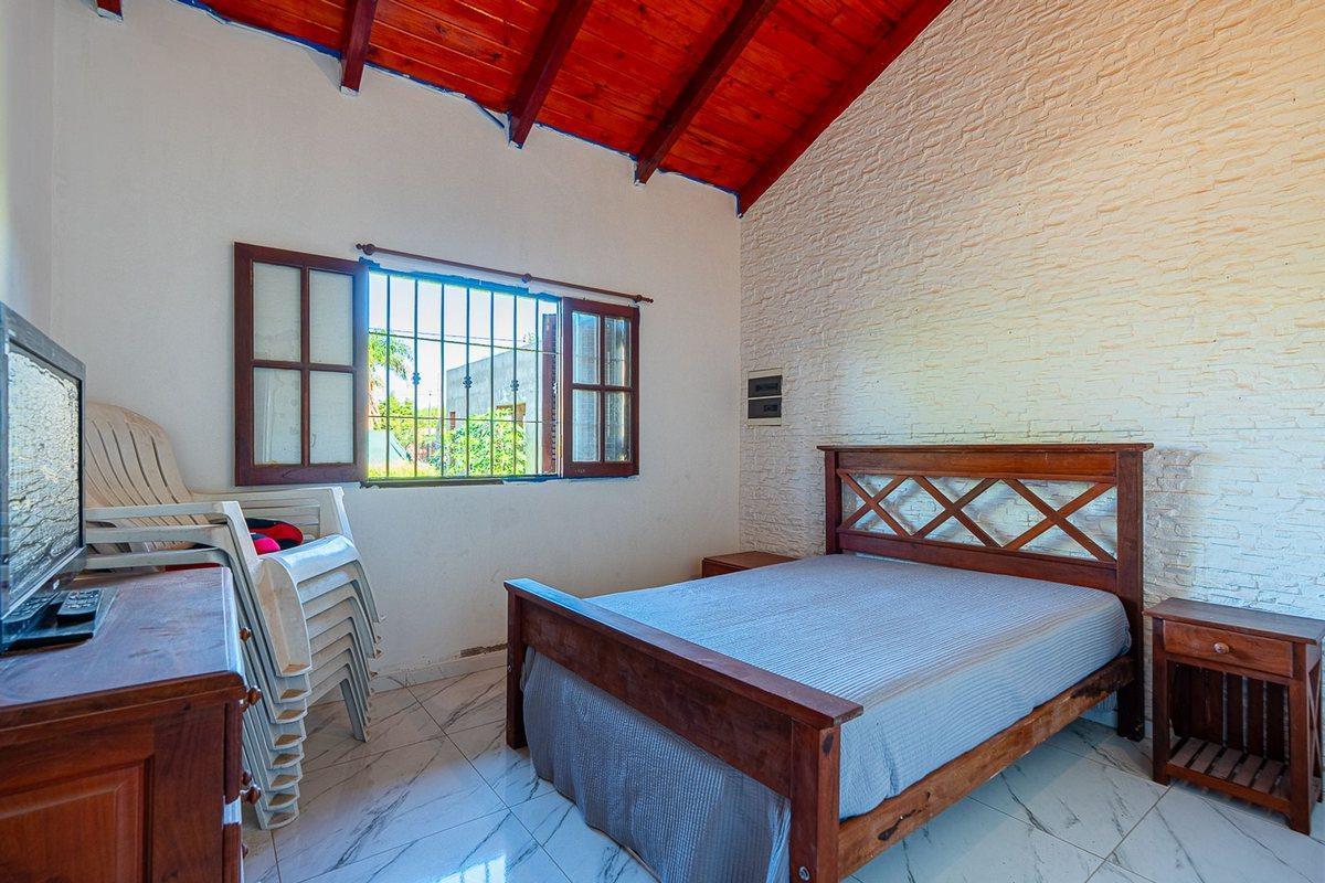 Foto de CASA EN VENTA 1 DORMITORIO CON PILETA TDS 2, imagen 4