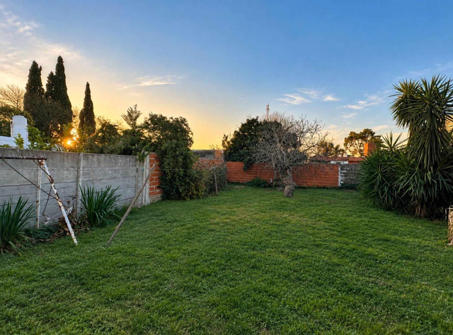 Foto de VENTA CASA A RECICLAR 2 DORMIS. TERRENO DE 400M2, imagen 1