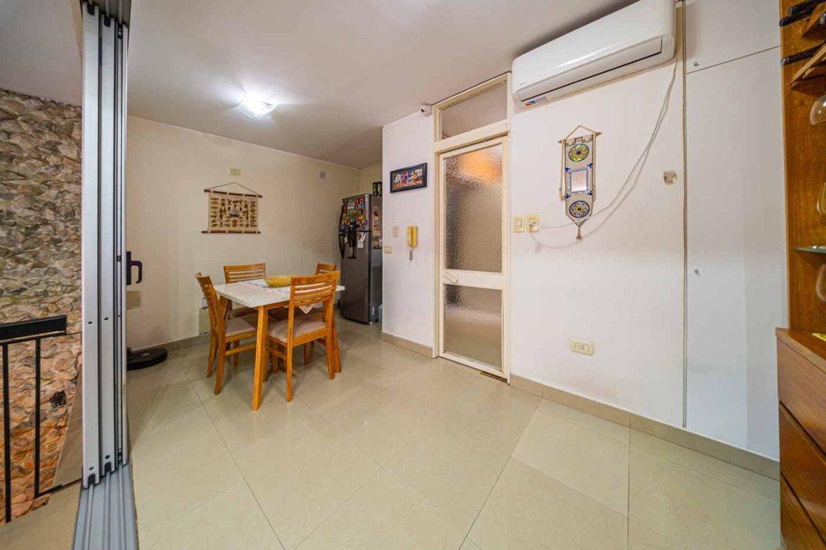 Foto de VENTA DE OFICINAS CON VIVIENDA FAMLIAR Y COCHERA, imagen 5