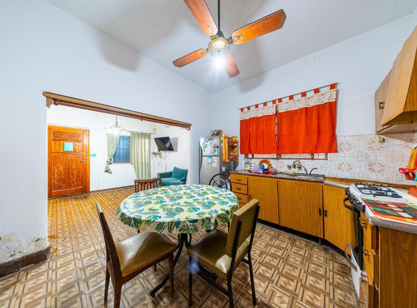 Foto de CASA 3 DORMITORIOS VENTA CON PATIO , APTA CREDITO, imagen 2