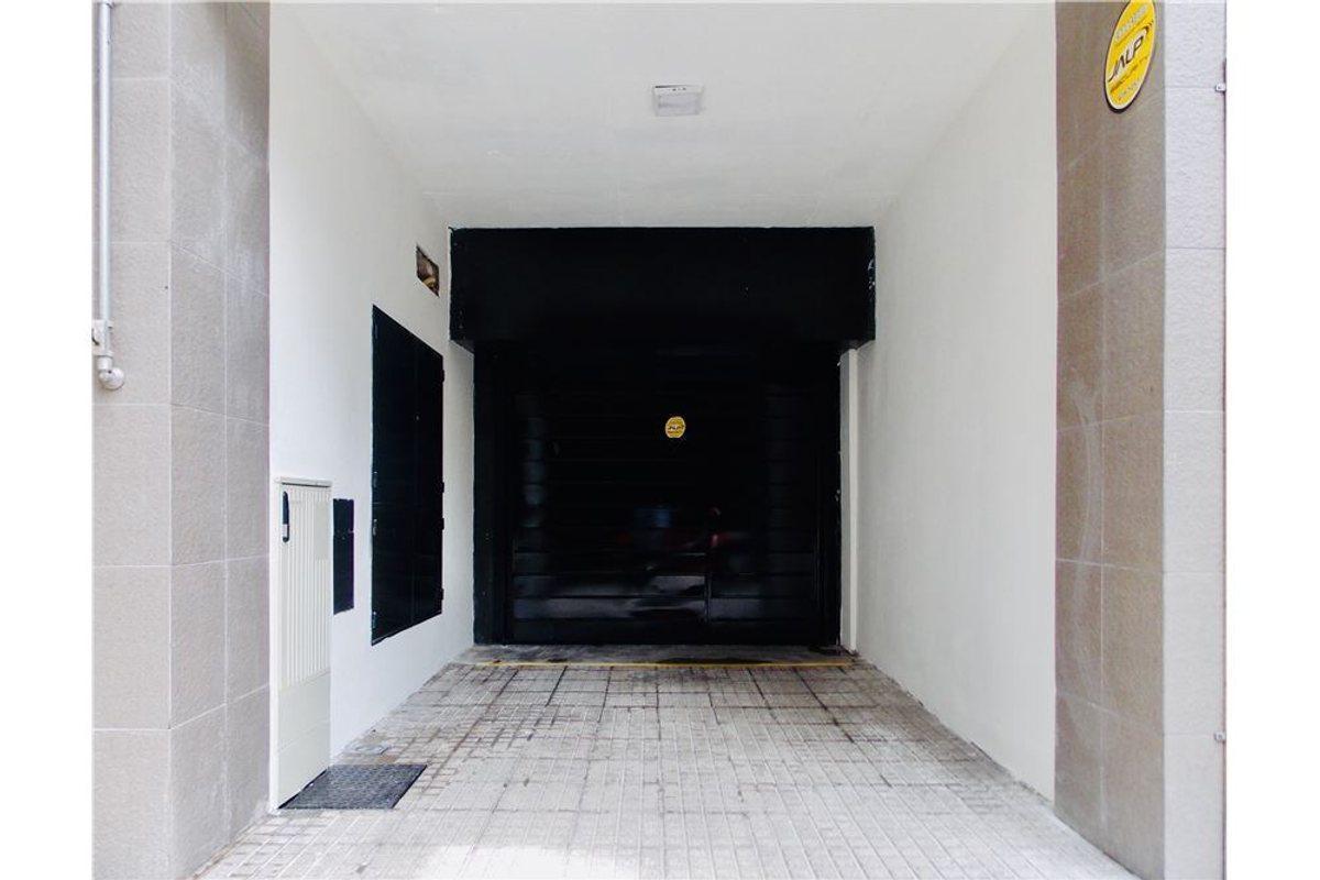 Foto de VENTA COCHERA - 2DO NIVEL - BARRIO MARTIN, imagen 2