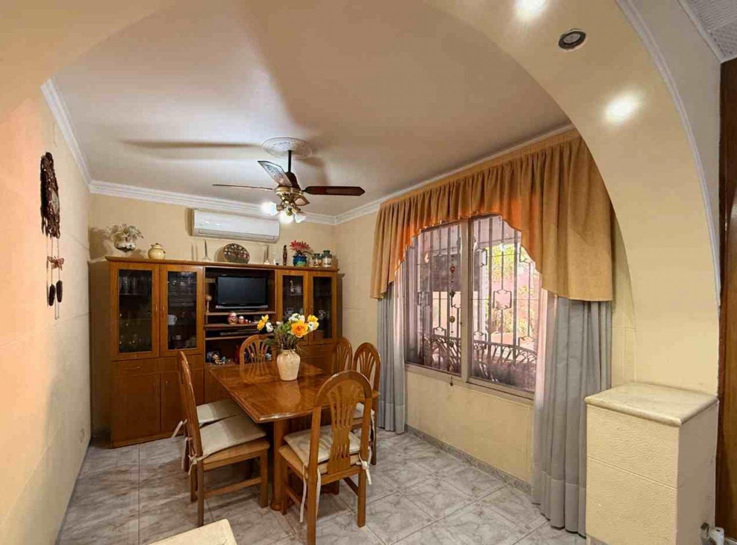 Foto de CASA DOS EN UNA EN VENTA EN ZONA SUR CON PATIO, imagen 2