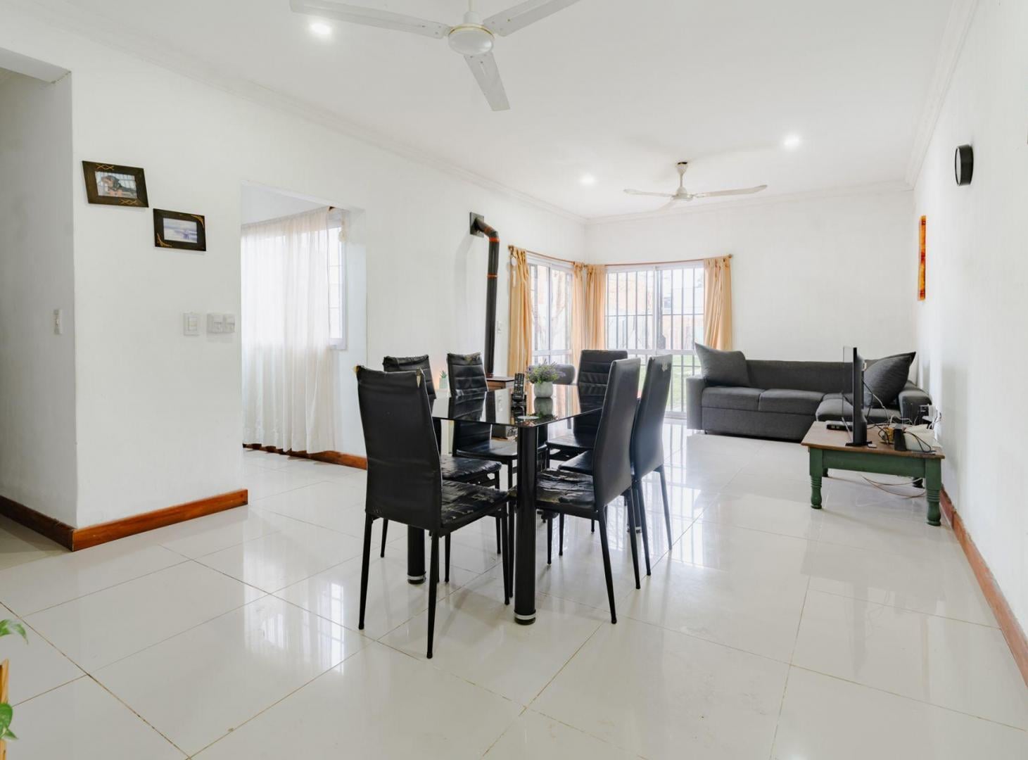 Foto de Venta de casa de 2 dormis patio y pileta Ibarlucea, imagen 1
