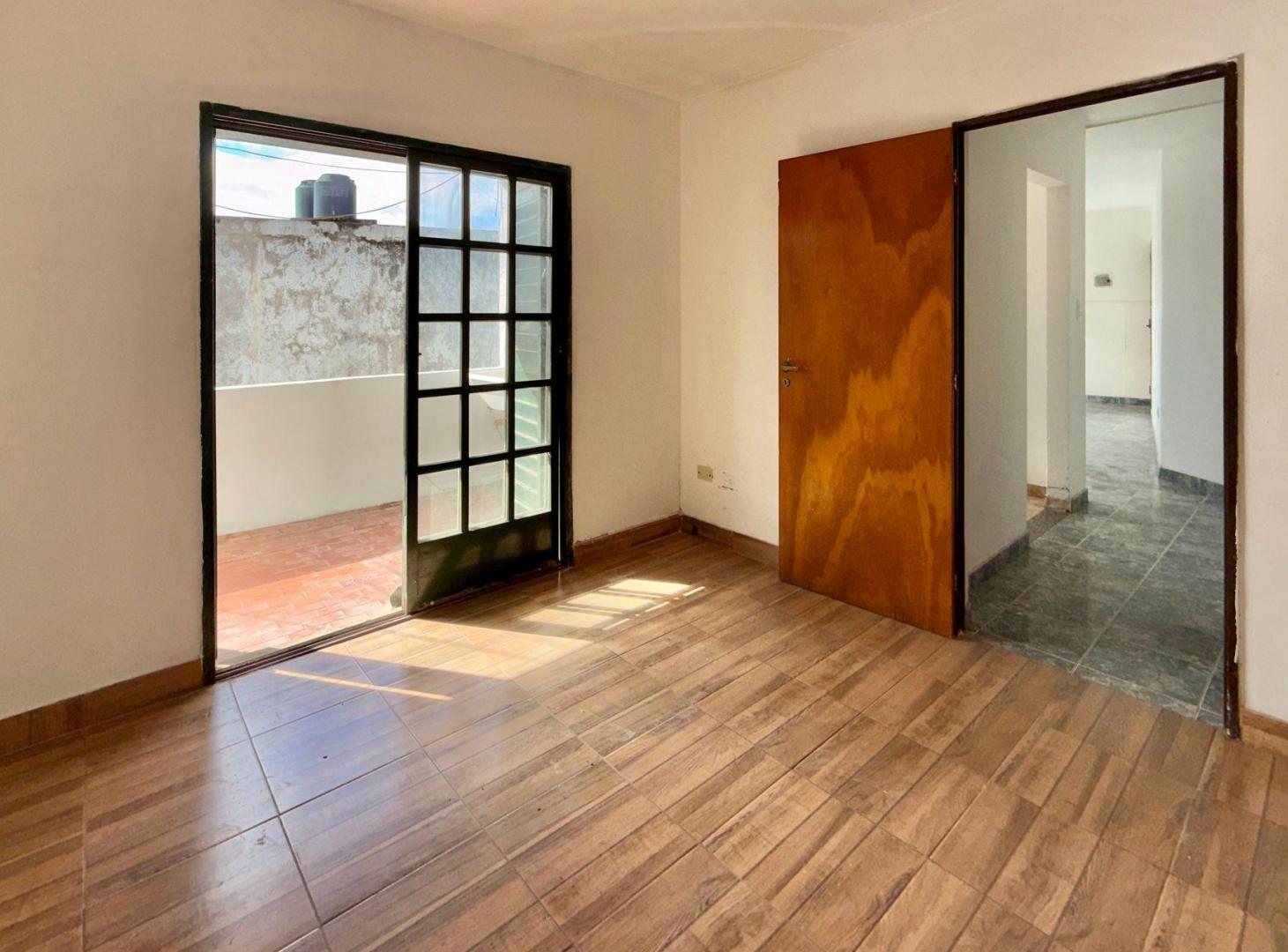 Foto de PH UN DORMITORIO PLANTA ALTA EN VENTA APTO CRÉDITO, imagen 1