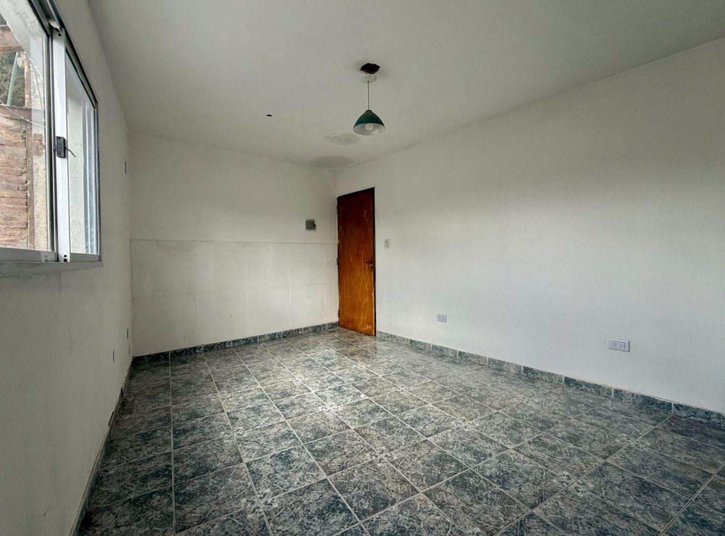 Foto de PH UN DORMITORIO PLANTA ALTA EN VENTA APTO CRÉDITO, imagen 3