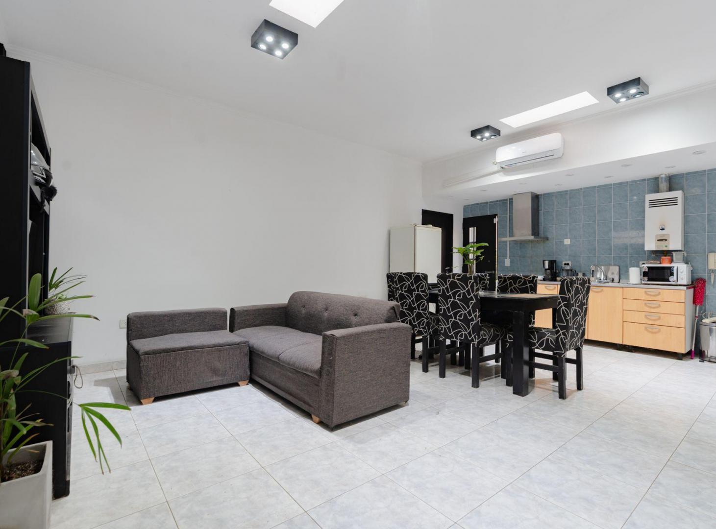 Foto de CASA EN VENTA 2 DORMITORIOS REP DE LA SEXTA PATIO, imagen 2