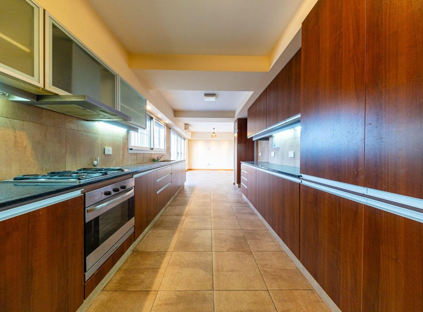 Foto de VENTA DEPTO DUPLEX 4 DORMITORIOS PREMMIUM CENTRO, imagen 2