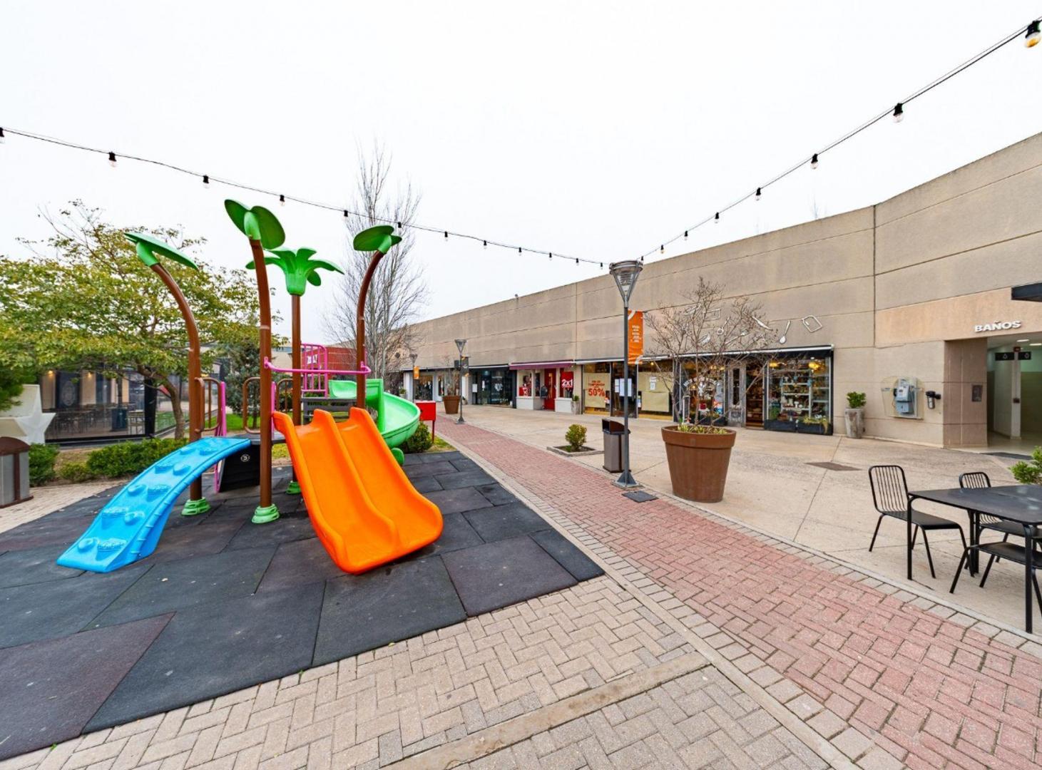 Foto de VENTA LOCAL COMERCIAL CON DEPOSITO EN SHOPPING, imagen 5