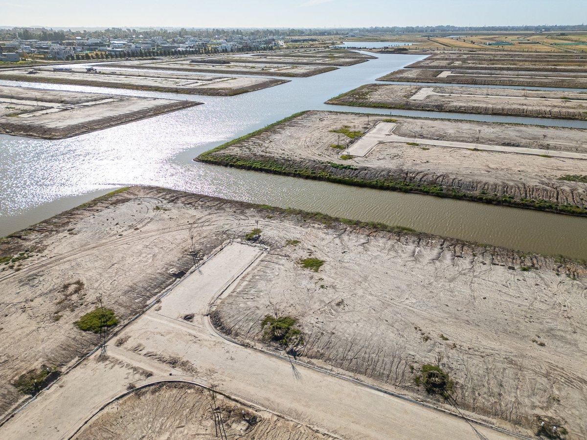Foto de VENTA LOTE FUNES LAKES AGUADAS 600 M2 FRENTE LAGO, imagen 1