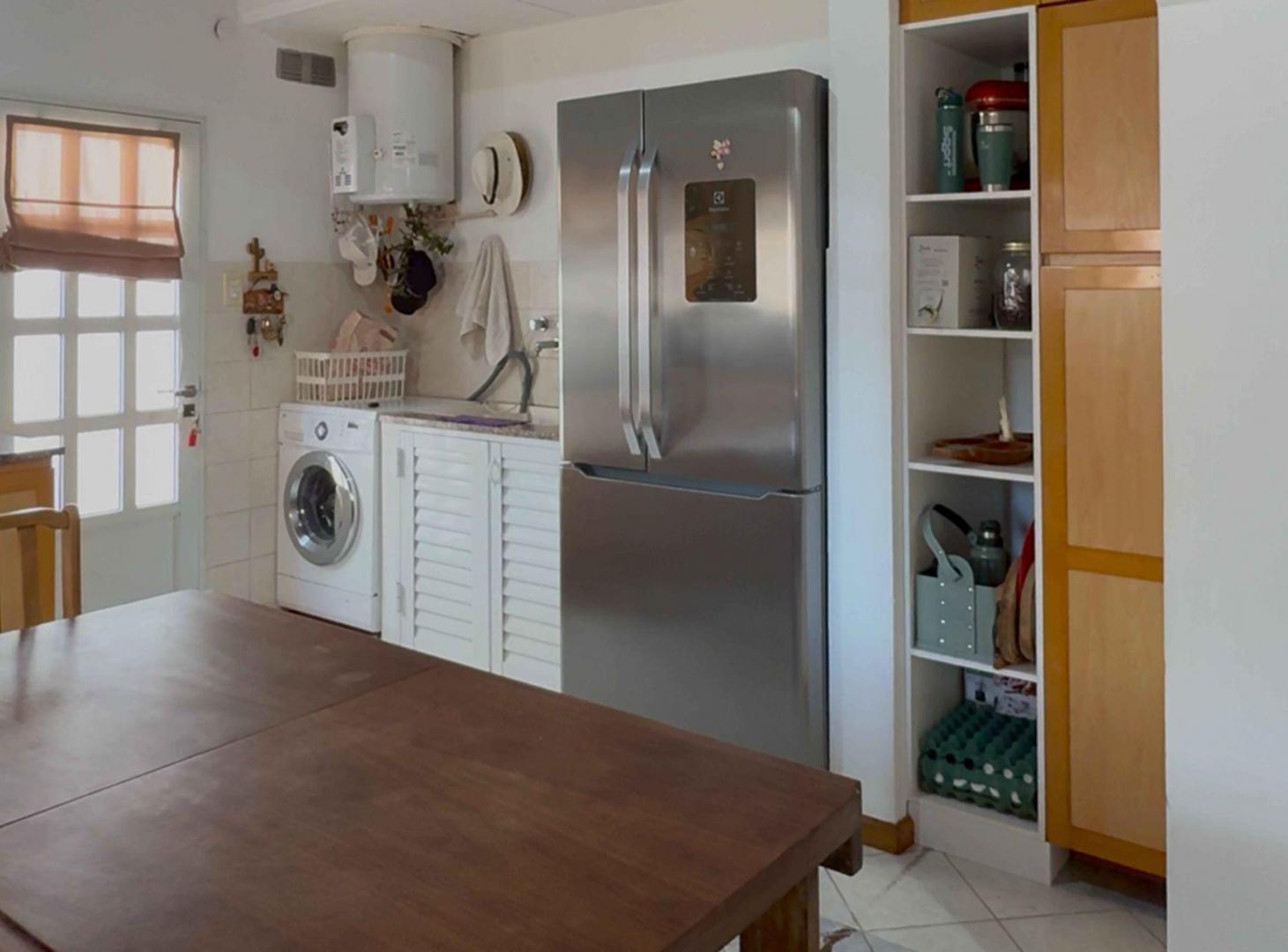 Foto de CASA EN VENTA 3 DORM Y COCHERA EN SAN LORENZO, imagen 5
