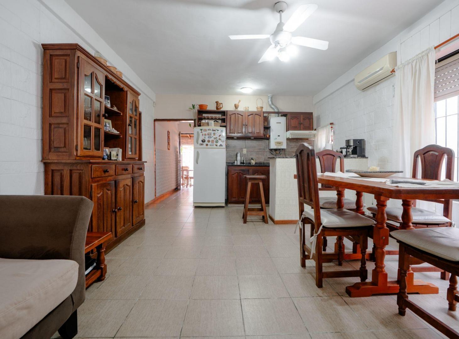 Foto de CASA 3 DORMITORIOS JARDIN Y QUINCHO - APTO CRÉDITO, imagen 2