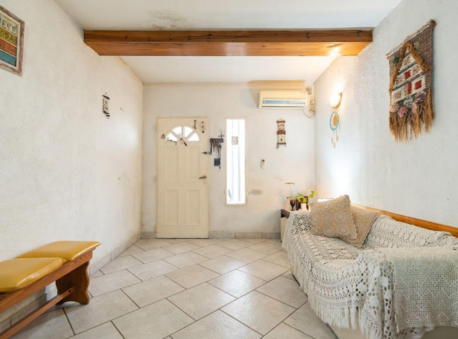Foto de CASA EN VENTA 3 DORMITORIOS Y COCHERA, imagen 4