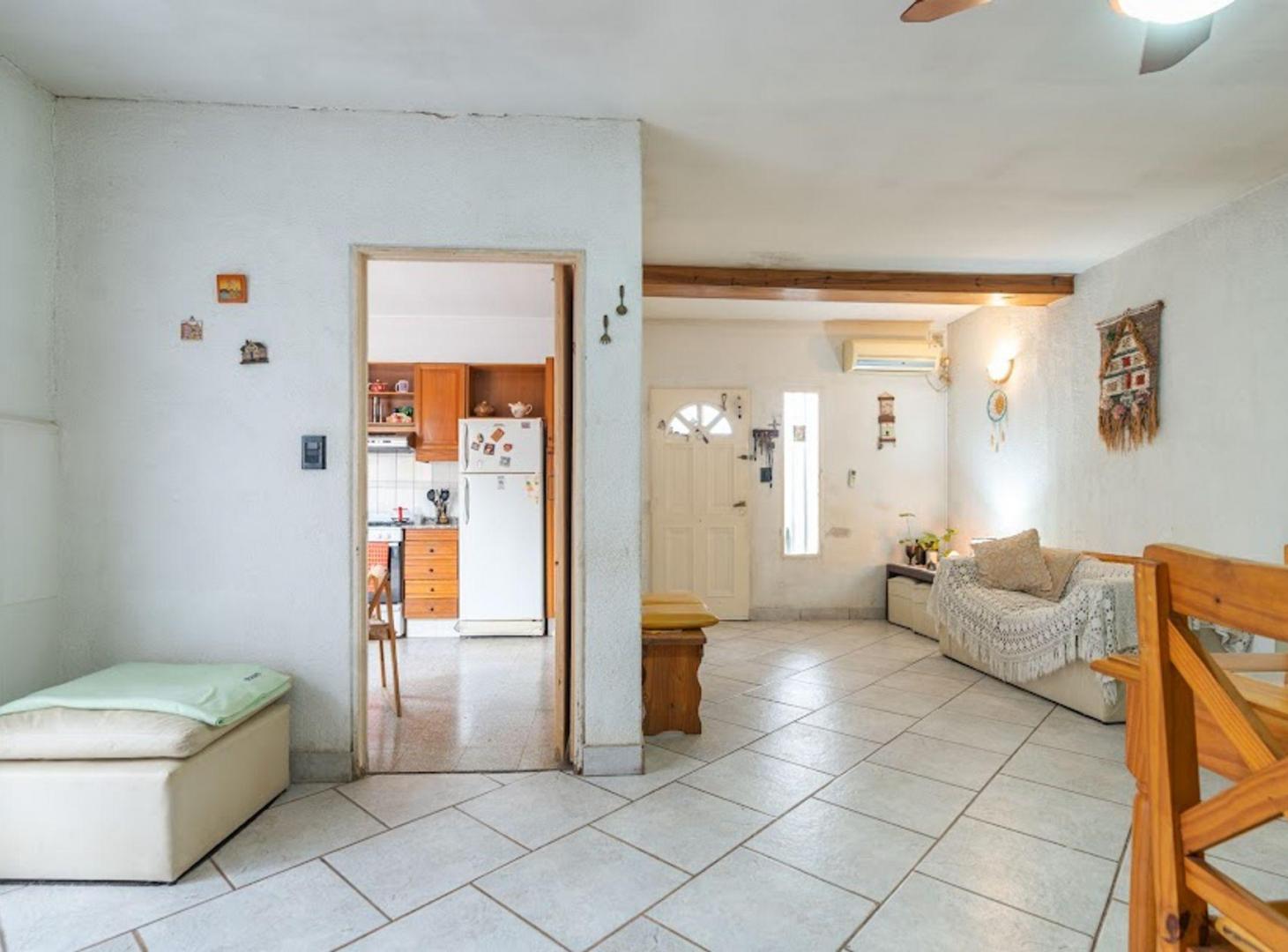 Foto de CASA EN VENTA 3 DORMITORIOS Y COCHERA, imagen 5