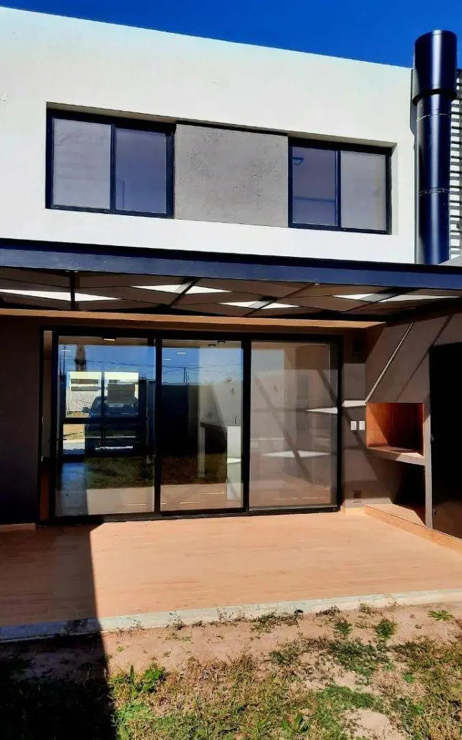 VENDO EN DOCTA AVENIDA DUPLEX PREMIUM 3D. 3 B. CATEG. COCHERA. Y GALERIA. CUB. 5