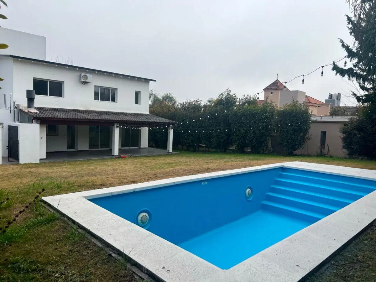 ALQUILO CASA EN LA CUESTA 4D. 4B. PILETA. 300 M2 CUB. MUY BUENA UBICACION! 1