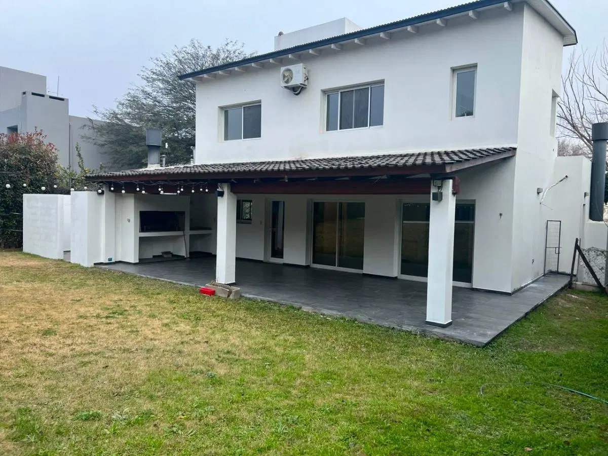 ALQUILO CASA EN LA CUESTA 4D. 4B. PILETA. 300 M2 CUB. MUY BUENA UBICACION! 5