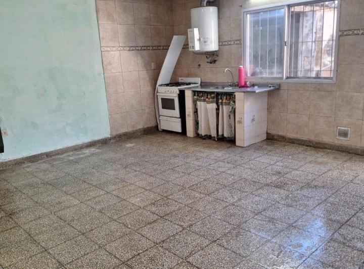 ALQUILER: Casa de 2 habitaciones en Tiro Suizo 1