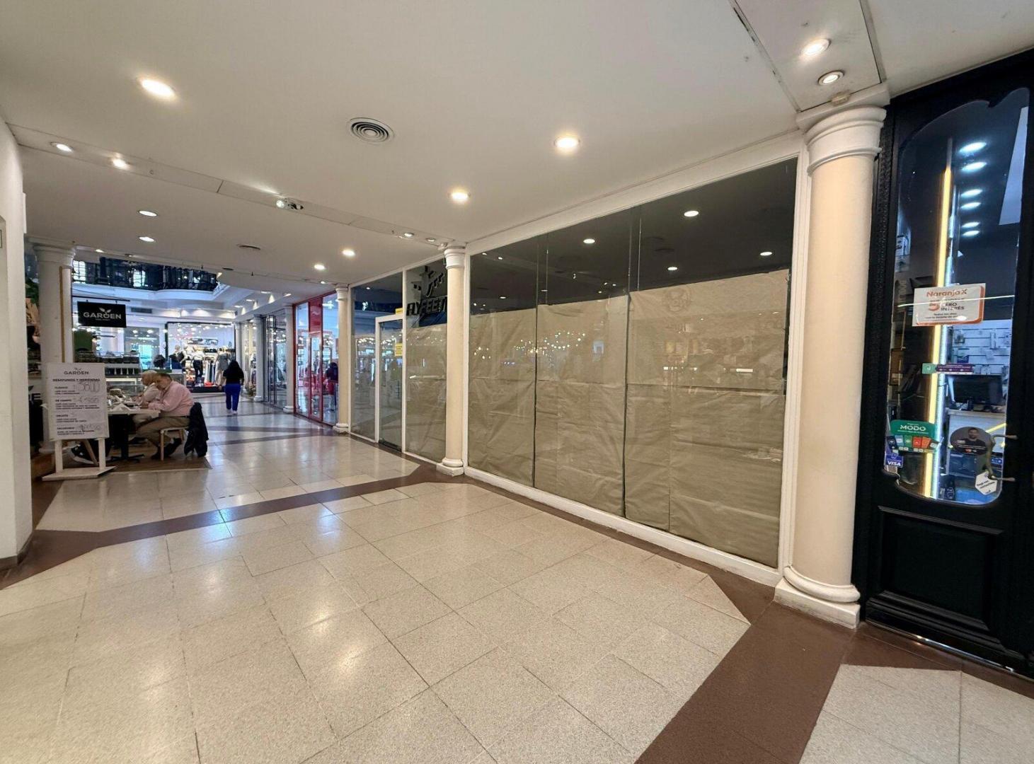 Local Doble Premium 72m² | 8 mts Vidriera | Palace Garden