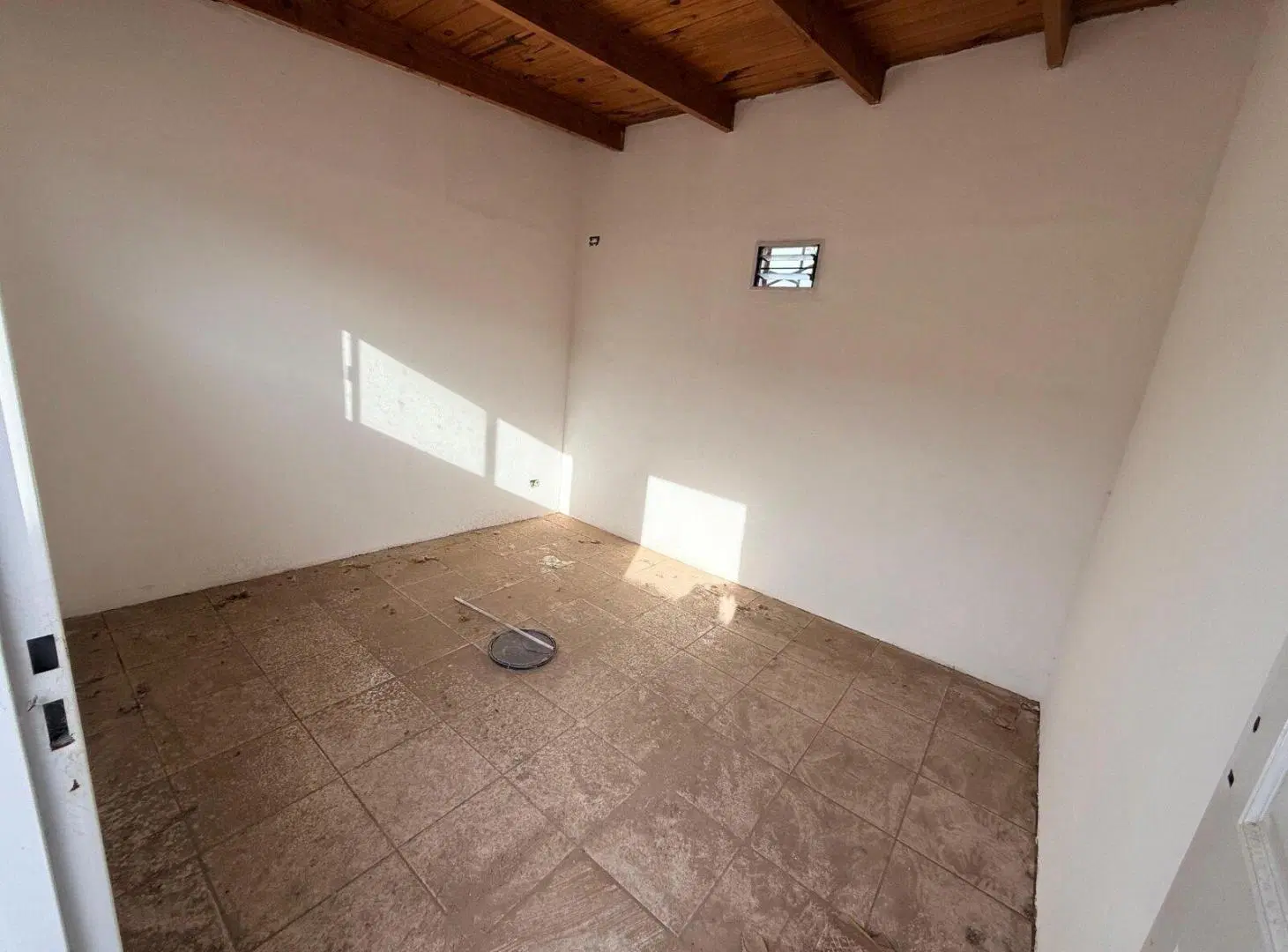 Complejo de 3 Dúplex en Ybarlucea . 111mts cada uno. Financiacion y Permuta. Apto crédito 8