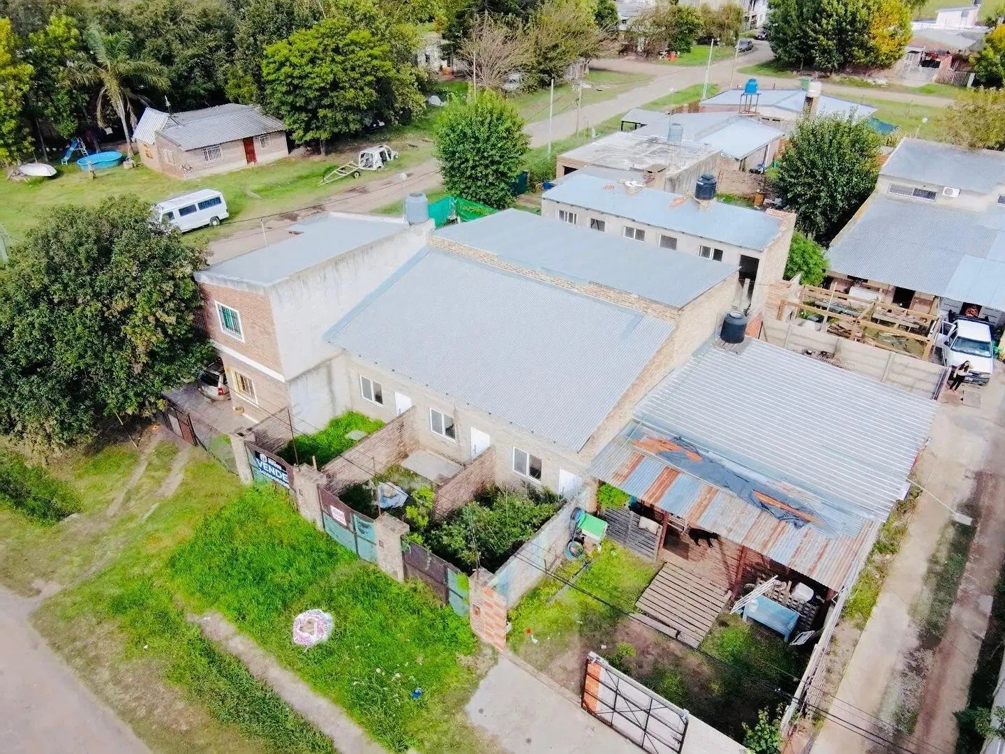 Complejo de 3 Dúplex en Ybarlucea . 111mts cada uno. Financiacion y Permuta. Apto crédito 5