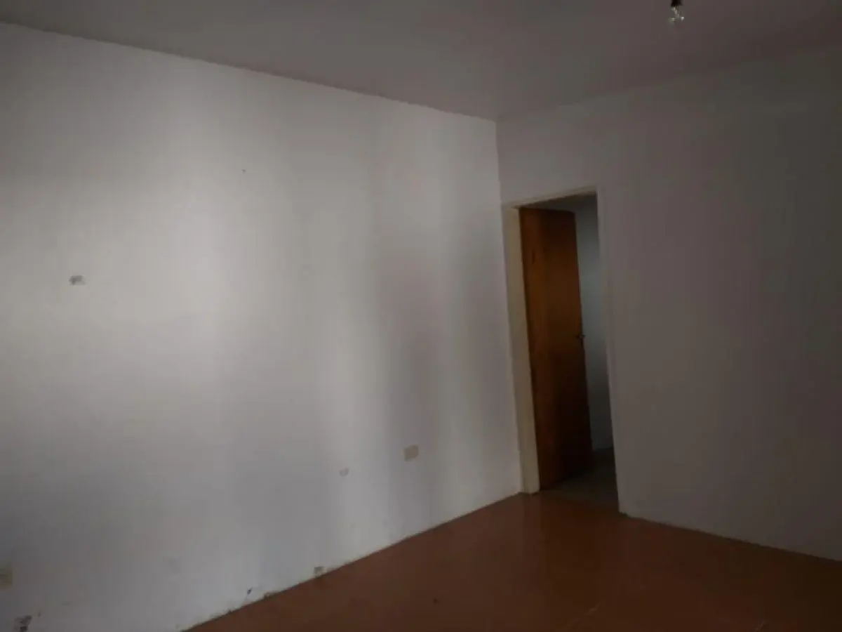 3 departamentos de 50 m² aproximadamente cada uno, con 1 dormitorio en venta en Berazategui 3