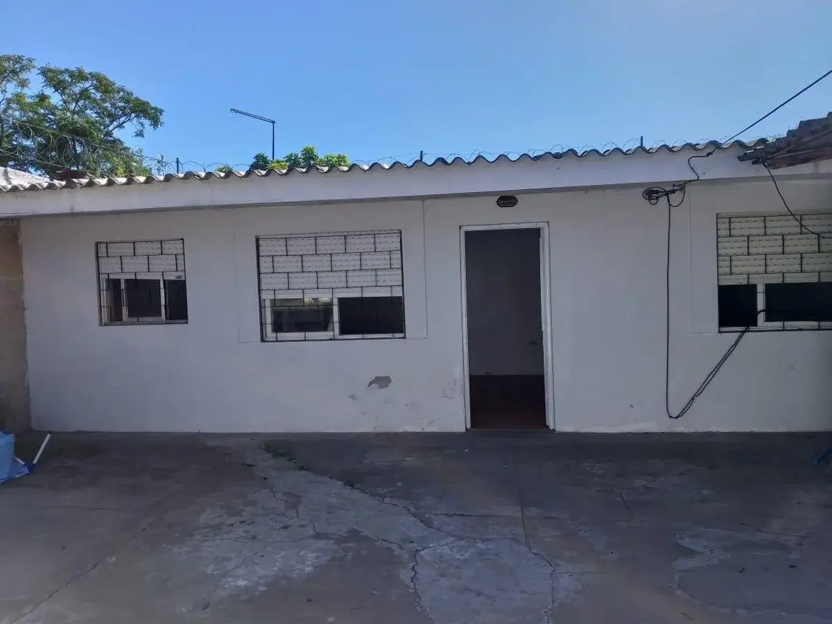 3 departamentos de 50 m² aproximadamente cada uno, con 1 dormitorio en venta en Berazategui 1
