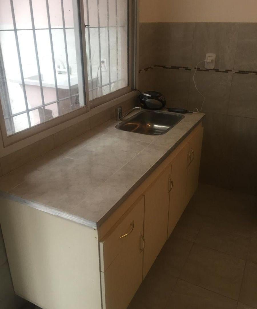 Foto de Departamento de 40 m² con 1 dormitorio en alquiler en Berazategui, imagen 4