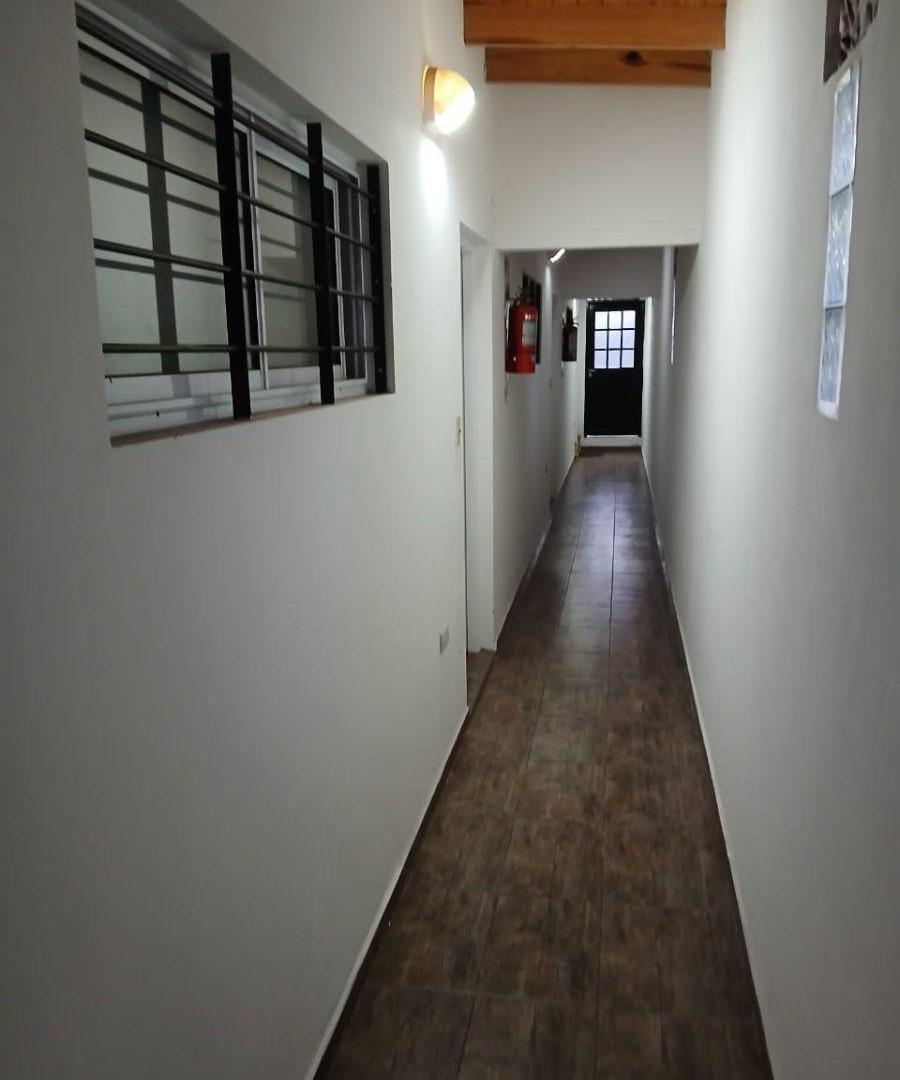 Foto de Departamento de 40 m² de 1 ambiente en alquiler en Plátanos, imagen 2