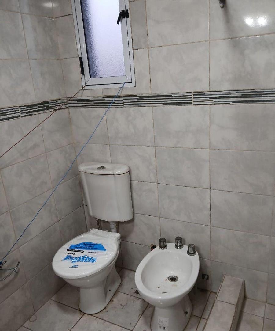 Foto de Departamento de 40 m² de 1 ambiente en alquiler en Plátanos, imagen 5