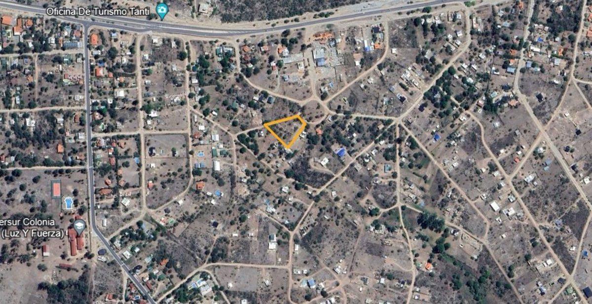 Se Vende Lote de 1997 m² en Tanti con Escritura 3