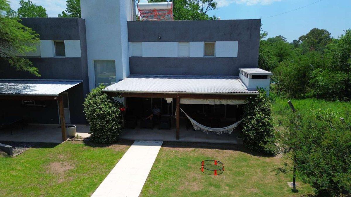 Venta Casa 3 Dorm. de Categoría, Unquillo. 2