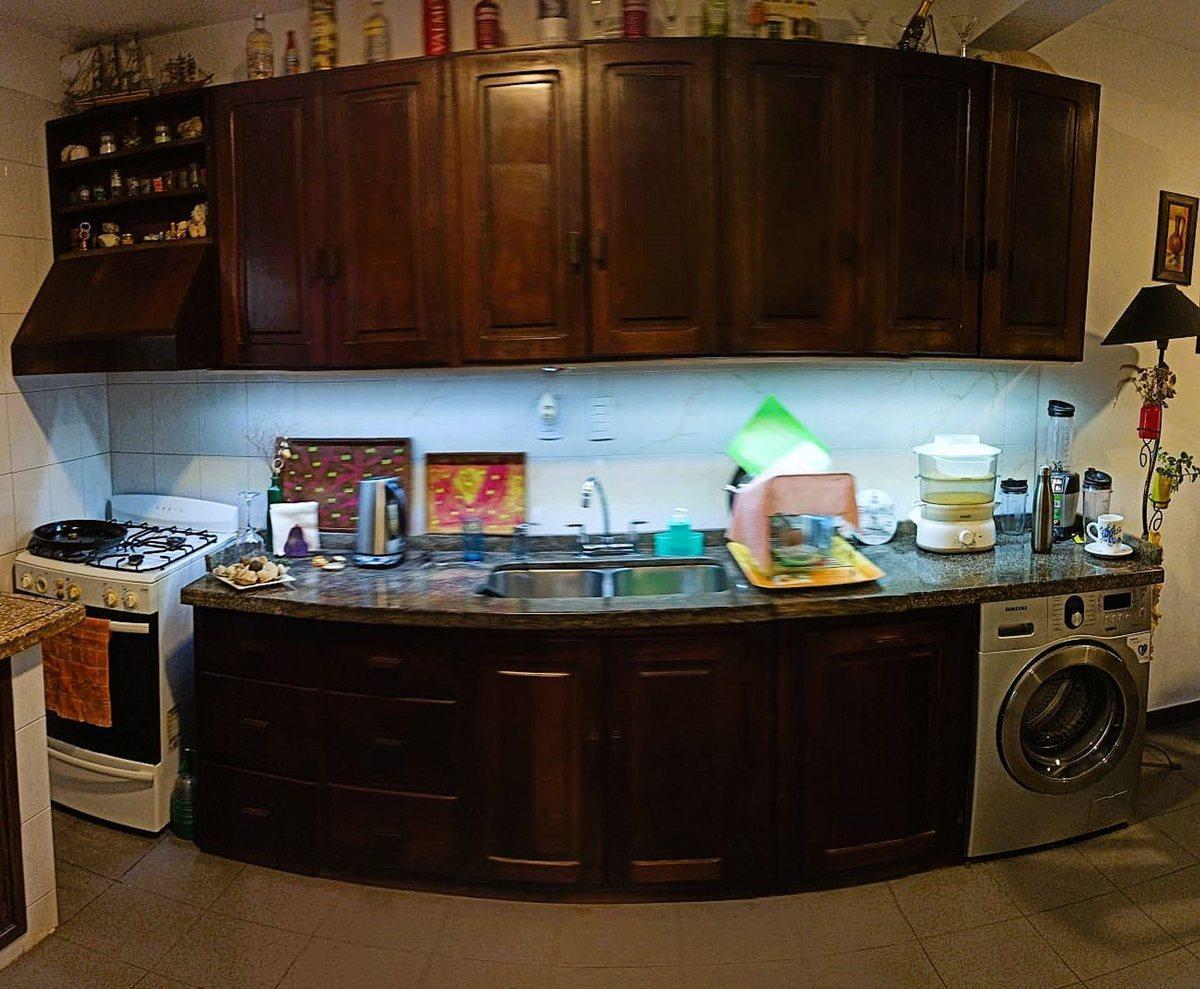 Se Vende Casa de 2 Dorm. en Tanti 4
