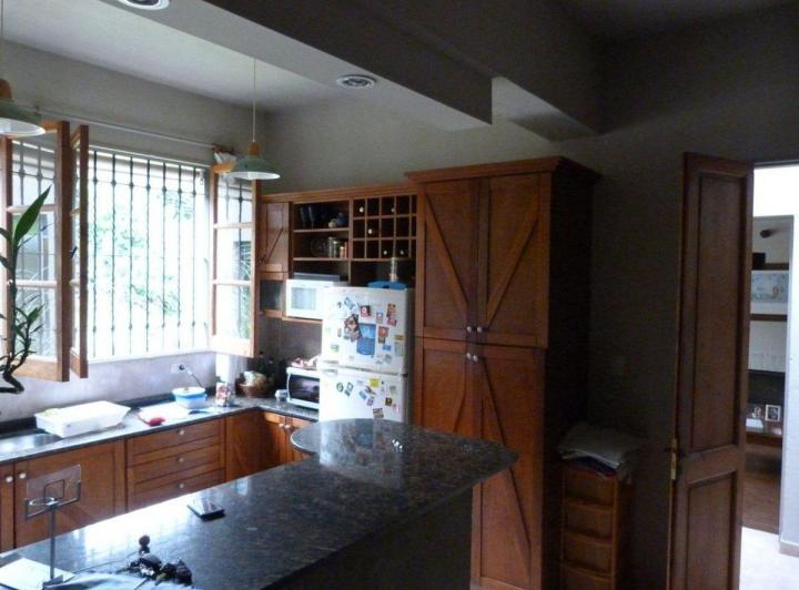EXCEPCIONAL CASA 4 HAB, PILETA, COCH Y GRAN PATIO 4